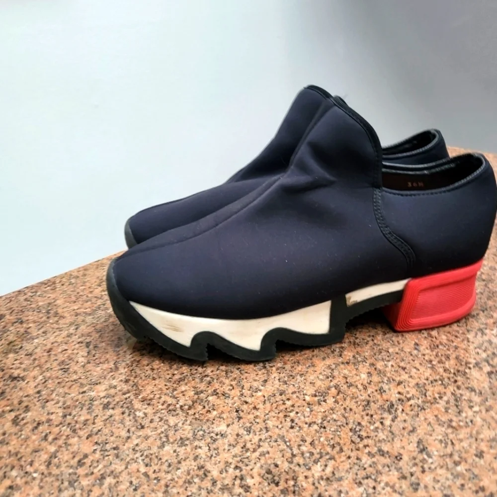 iRi WES I Black Red Low Top Sneaker - Picture 2 of 8